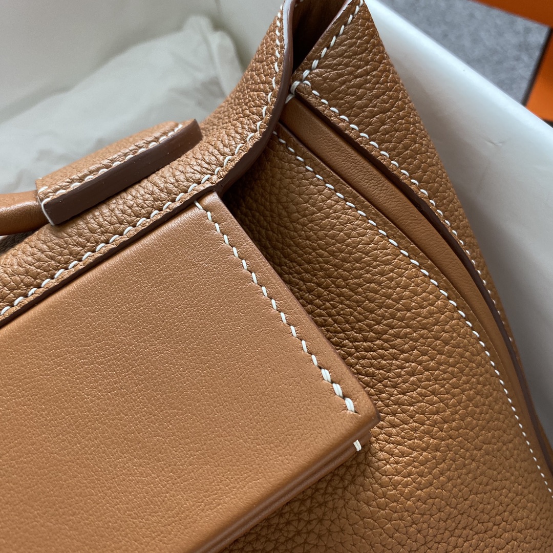 Hermes Kelly 2424 29cm Handbag in Toffee Clemence Leather 